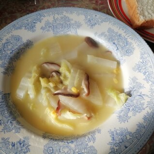 シイタケと白菜のコーンポタージュスープ
